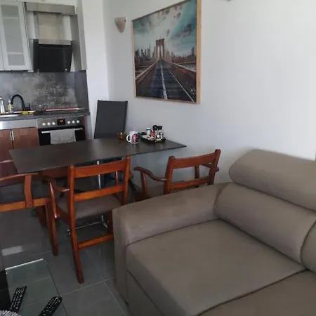 California Complex Apartment